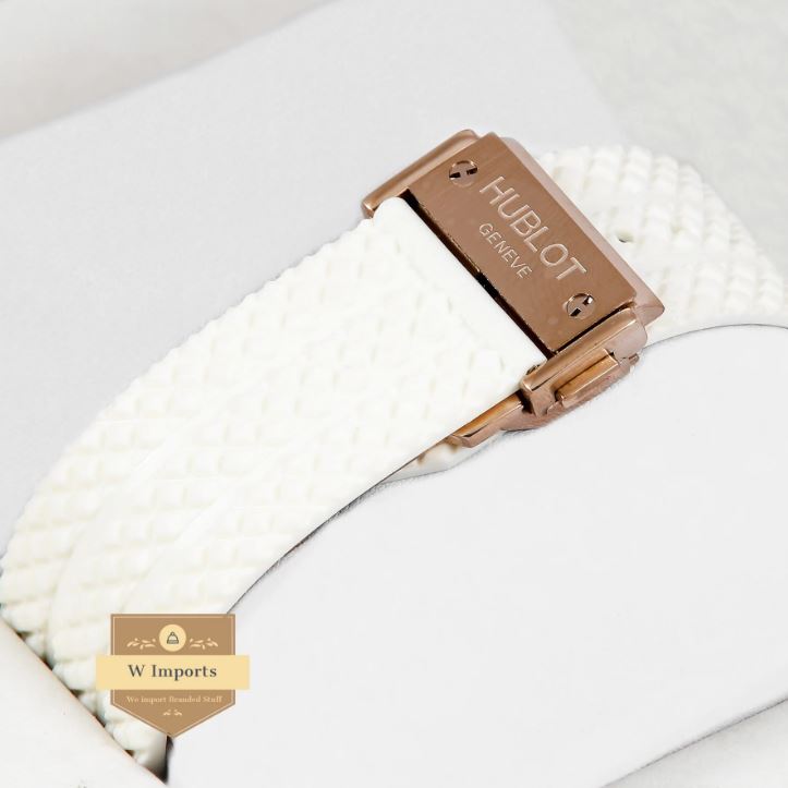 Latest Collection Chronograph Rose Gold Case With White Dial & Rubber Strap Watch (HUB LOT)